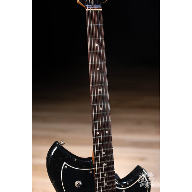 Novo Dealer Limited Nucleus Serus J Guitar – Bull Black over ‘64 3-Tone Burst