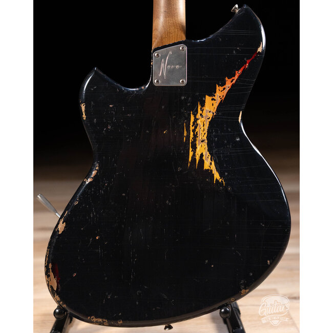 Novo Dealer Limited Nucleus Serus J Guitar – Bull Black over ‘64 3-Tone Burst