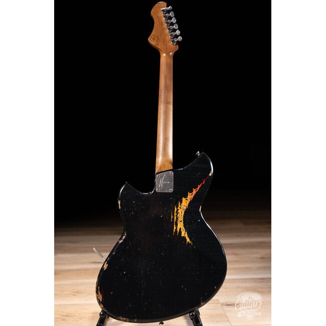 Novo Dealer Limited Nucleus Serus J Guitar – Bull Black over ‘64 3-Tone Burst