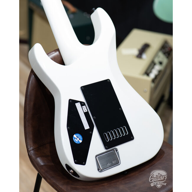 ESP E-II M-II 7B Baritone 7-String Evertune Guitar w/ Case – Pearl White (B-stock)