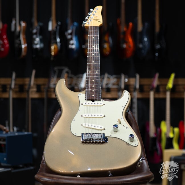 2002 Tom Anderson Classic SSS Alder Guitar w/ Gig Bag – Shoreline Gold
