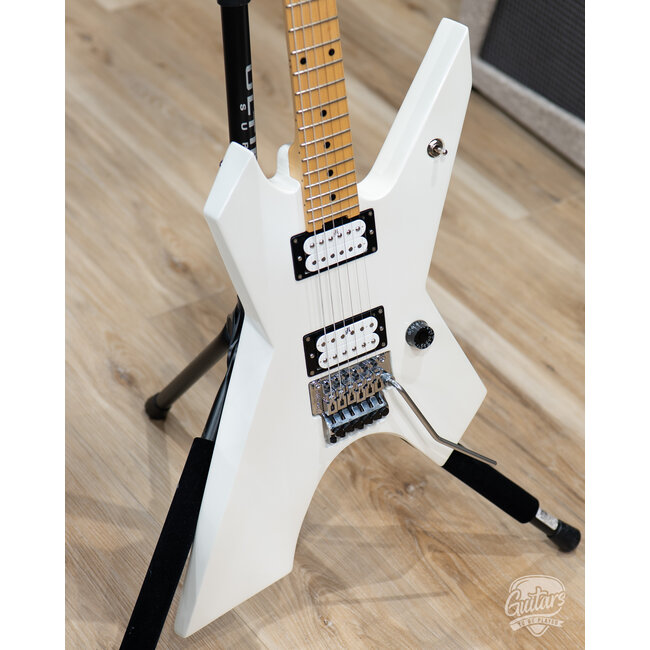 Used Killer Exploder II Akira Takasaki Maple Guitar w/ Bag – Pearl White