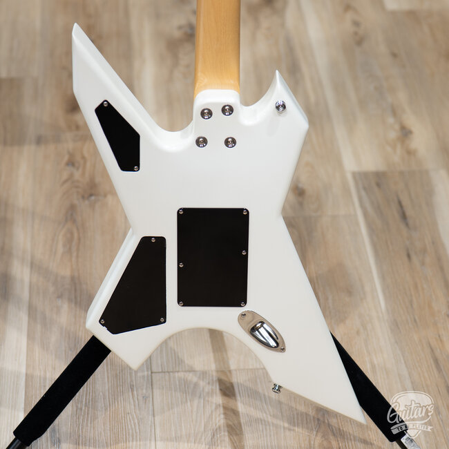 Used Killer Exploder II Akira Takasaki Maple Guitar w/ Bag – Pearl White