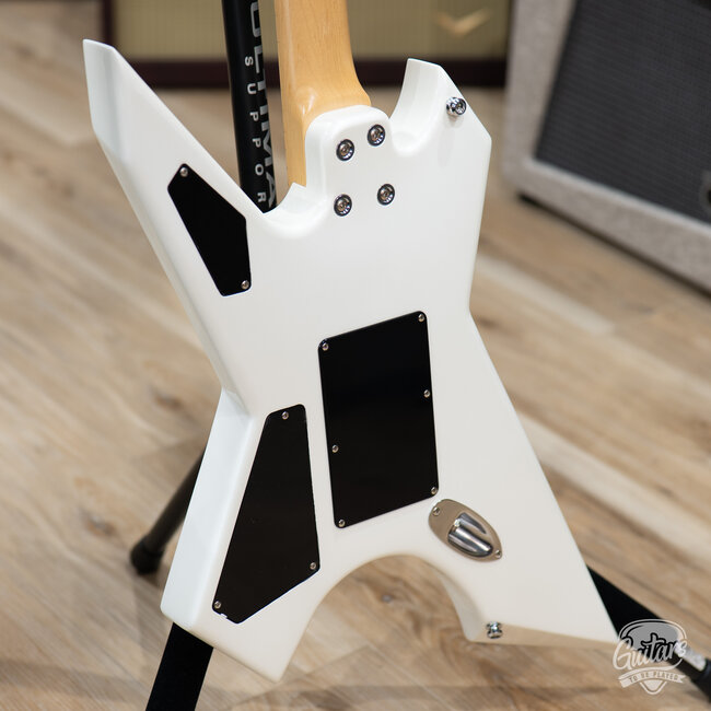 Used Killer Exploder II Akira Takasaki Maple Guitar w/ Bag – Pearl White