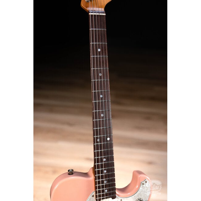 Veritas Portlander Bigsby – Shell Pink Nitro Relic