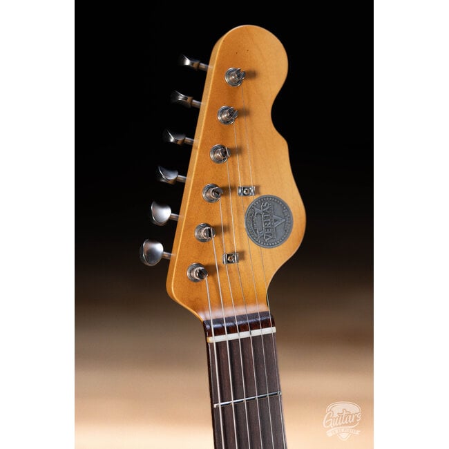 Veritas Portlander Bigsby – Shell Pink Nitro Relic