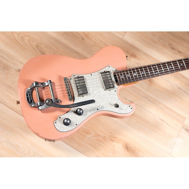 Veritas Portlander Bigsby – Shell Pink Nitro Relic