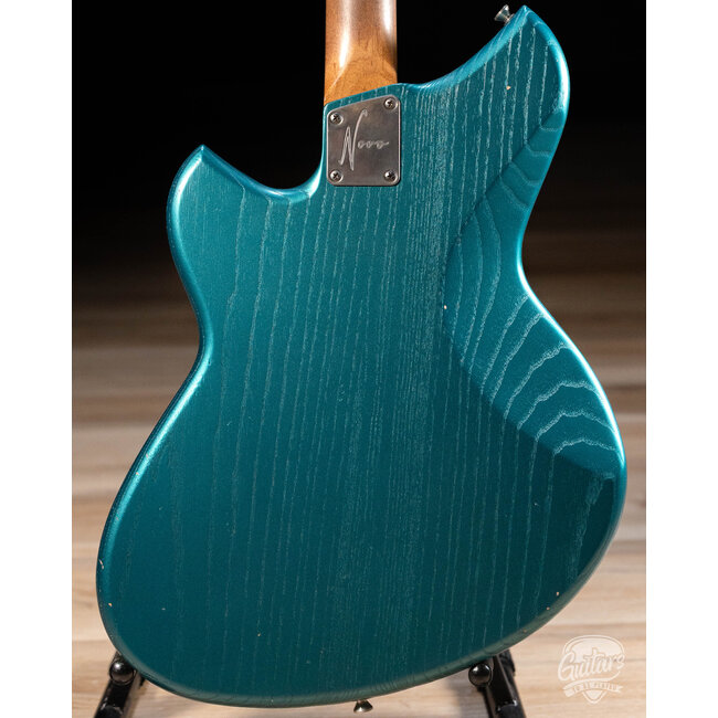 Novo Custom Miris H2 w/ 24.75" Scale & Fralin Pure PAF's – Ocean Turquoise