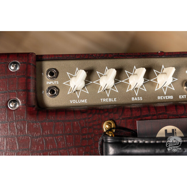 Magnatone Varsity Reverb Point-To-Point 15W 1x12” Combo Amp – Cathedral Burgundy
