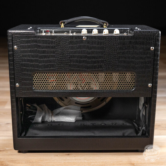 Magnatone Varsity Reverb 15W 1x12” Point-To-Point Collection – Cathedral Black