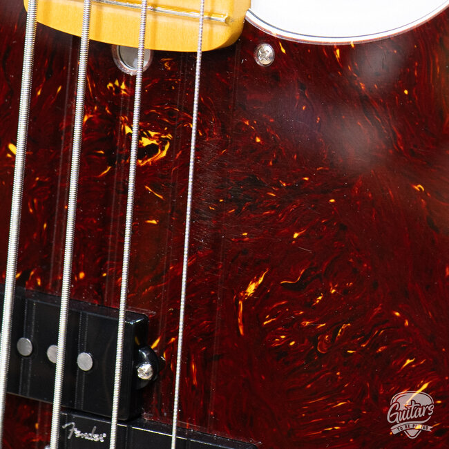 2023 Fender American Ultra P Bass Maple Board w/ Case – Arctic Pearl