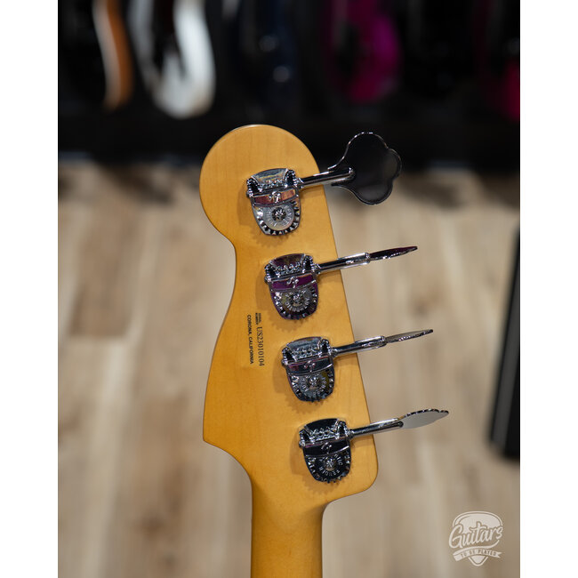 2023 Fender American Ultra P Bass Maple Board w/ Case – Arctic Pearl