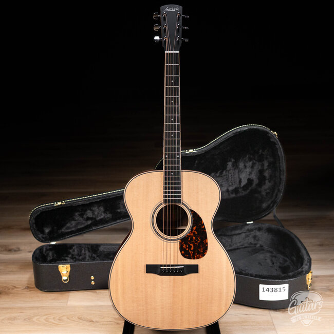 Larrivee DV-40R Spruce/Rosewood Dreadnought Cutaway Acoustic Guitar w/ Case
