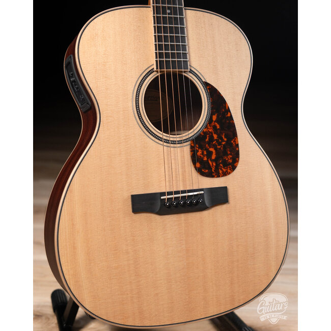 Larrivee DV-40R Spruce/Rosewood Dreadnought Cutaway Acoustic Guitar w/ Case