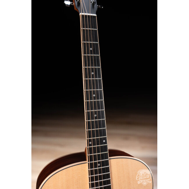 Larrivee DV-40R Spruce/Rosewood Dreadnought Cutaway Acoustic Guitar w/ Case
