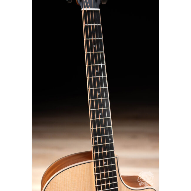 Larrivee JV-03 MH Spruce/Mahogany Jumbo Cutaway Acoustic Guitar w/ Case