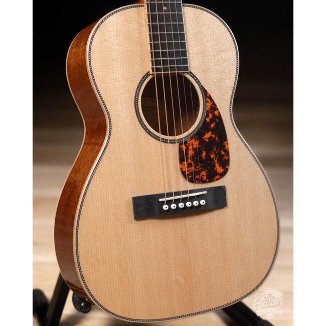 Larrivee T-44 MH Spruce/Mahogany 22.8" Scale Travel Acoustic Guitar w/ Case