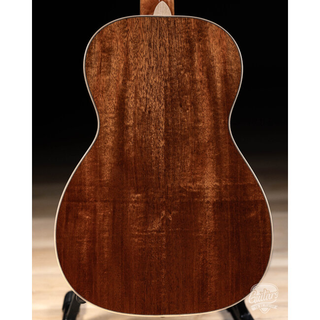 Larrivee T-44 MH Spruce/Mahogany 22.8" Scale Travel Acoustic Guitar w/ Case