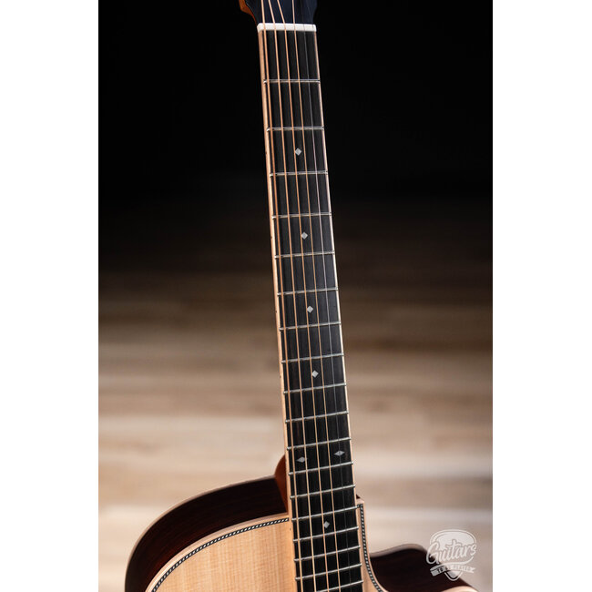Larrivee DV-40R Spruce/Rosewood Dreadnought Cutaway Acoustic Guitar w/ Case