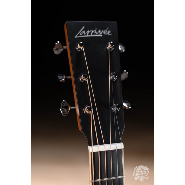 Larrivee DV-40R Spruce/Rosewood Dreadnought Cutaway Acoustic Guitar w/ Case
