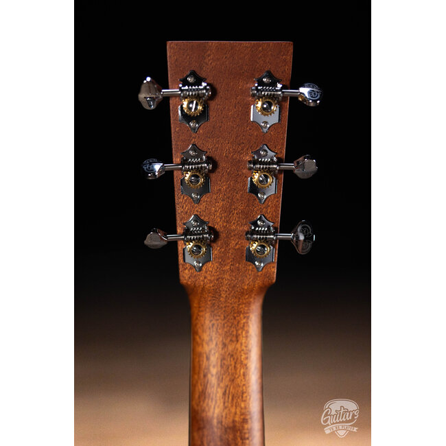 Larrivee DV-40R Spruce/Rosewood Dreadnought Cutaway Acoustic Guitar w/ Case