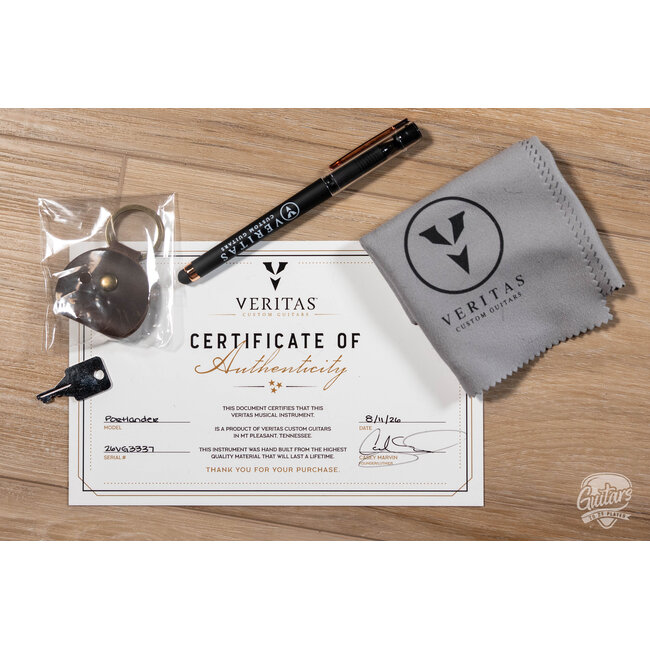Veritas Portlander Bigsby w/ Roasted Maple & Rosewood Neck – Land Rover Blue