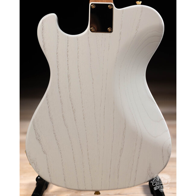 Veritas Portlander Bigsby w/ Roasted Maple & Rosewood Neck – White