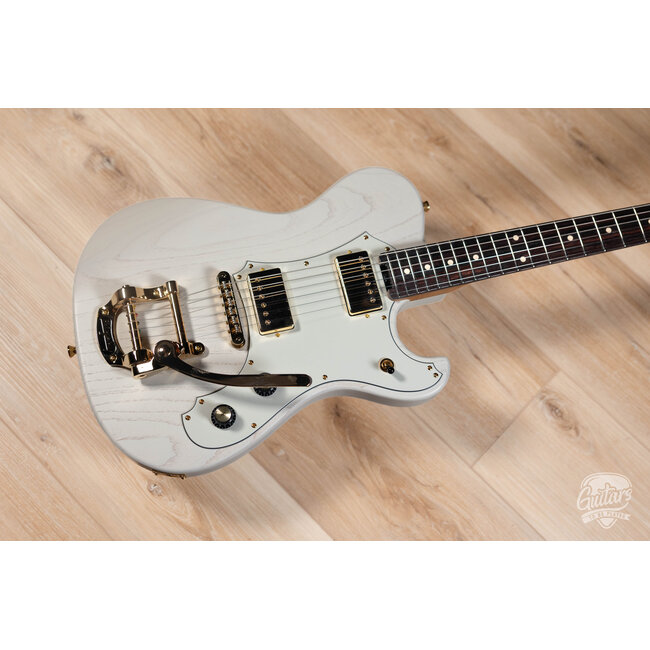 Veritas Portlander Bigsby w/ Roasted Maple & Rosewood Neck – White