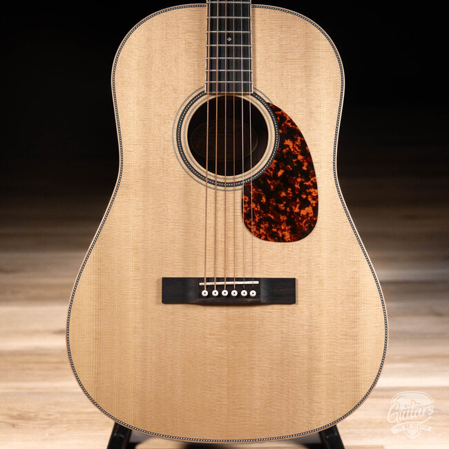 Larrivee BT-40R Spruce/Rosewood Baritone Acoustic Guitar w/ Case