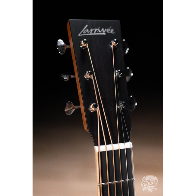 Larrivee BT-40R Spruce/Rosewood Baritone Acoustic Guitar w/ Case