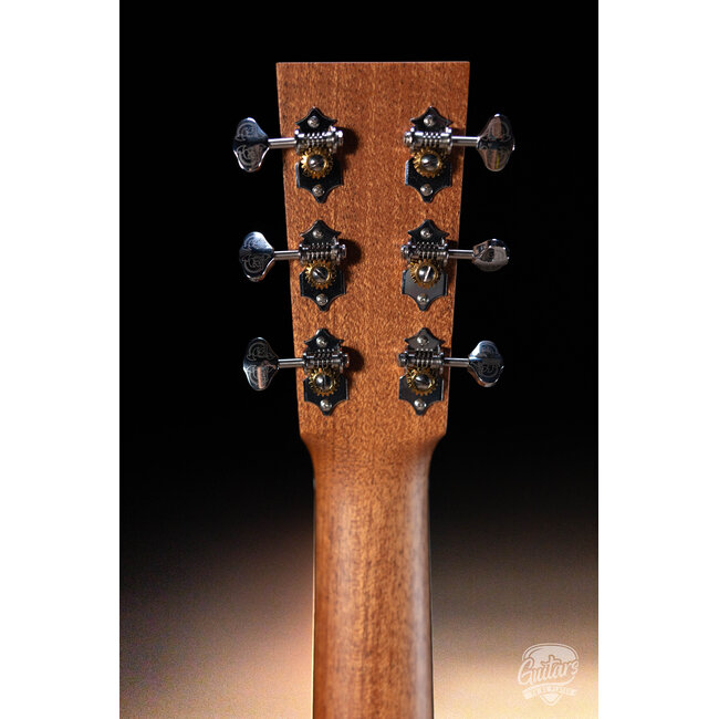 Larrivee BT-40R Spruce/Rosewood Baritone Acoustic Guitar w/ Case