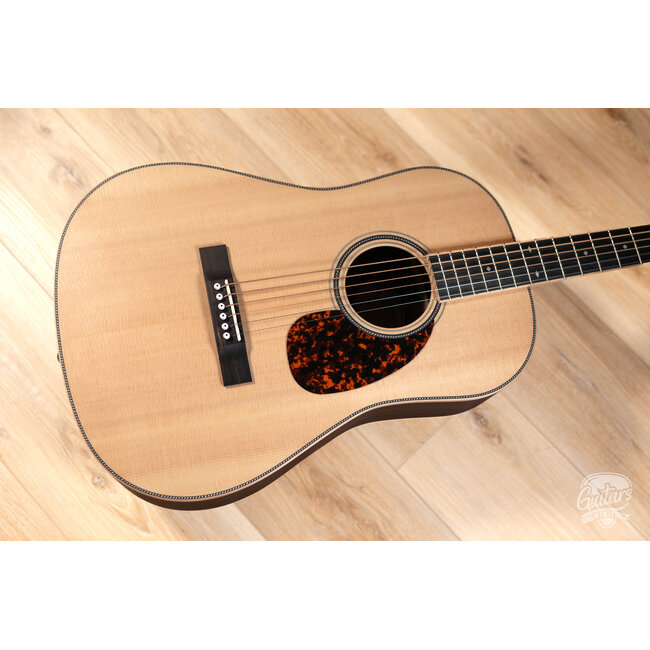 Larrivee BT-40R Spruce/Rosewood Baritone Acoustic Guitar w/ Case