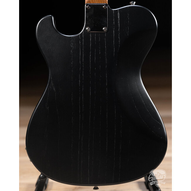 Veritas Portlander Bigsby w/ Bearcats Roasted Maple & RW Neck – Black