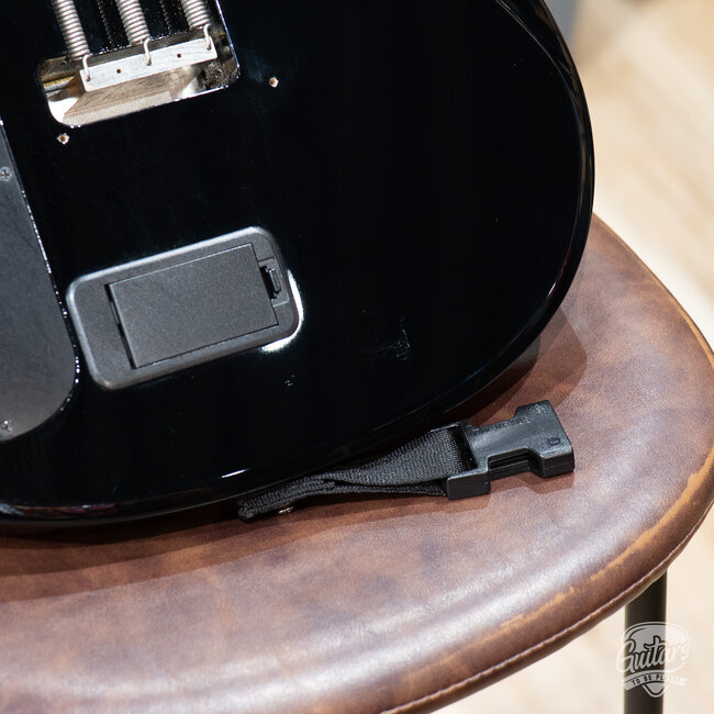 Used Carvin DC200 Neck Through Floyd Rose Guitar w/ Case – Ebony