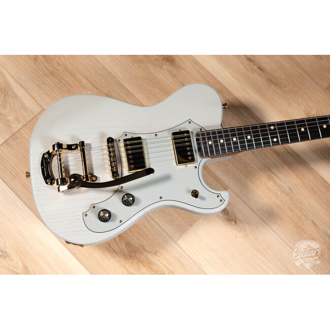 Veritas Portlander Bigsby w/ Grizzlies, Roasted Maple & RW Neck – White