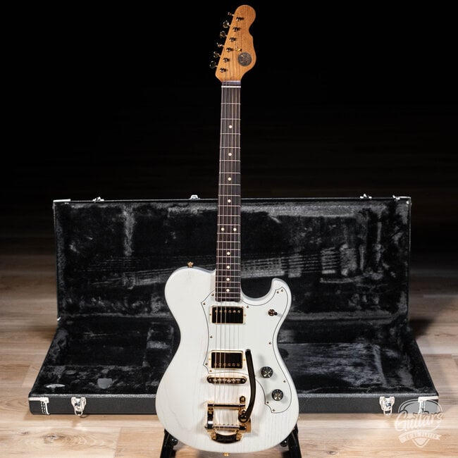 Veritas Portlander Bigsby w/ Grizzlies, Roasted Maple & RW Neck – White