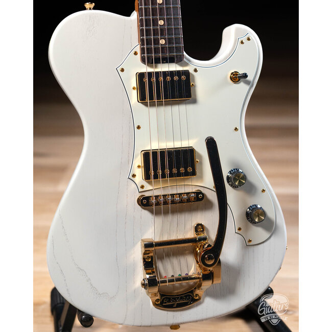 Veritas Portlander Bigsby w/ Grizzlies, Roasted Maple & RW Neck – White