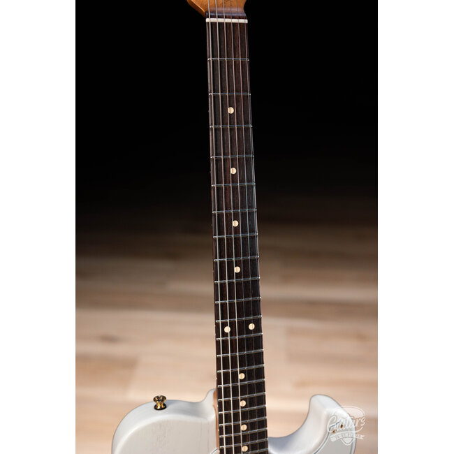Veritas Portlander Bigsby w/ Grizzlies, Roasted Maple & RW Neck – White