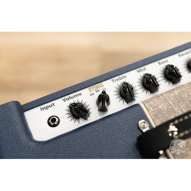 Carr Amps Super Bee 10W 1x12” Combo – Navy/Fawn Slub