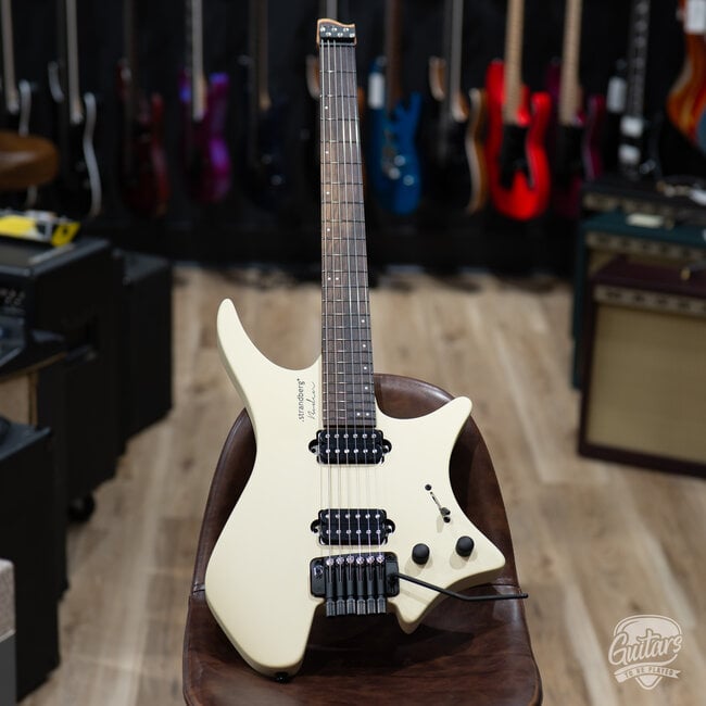 Strandberg Boden Essential 6 Tremolo Headless Guitar – Dune (B-stock)
