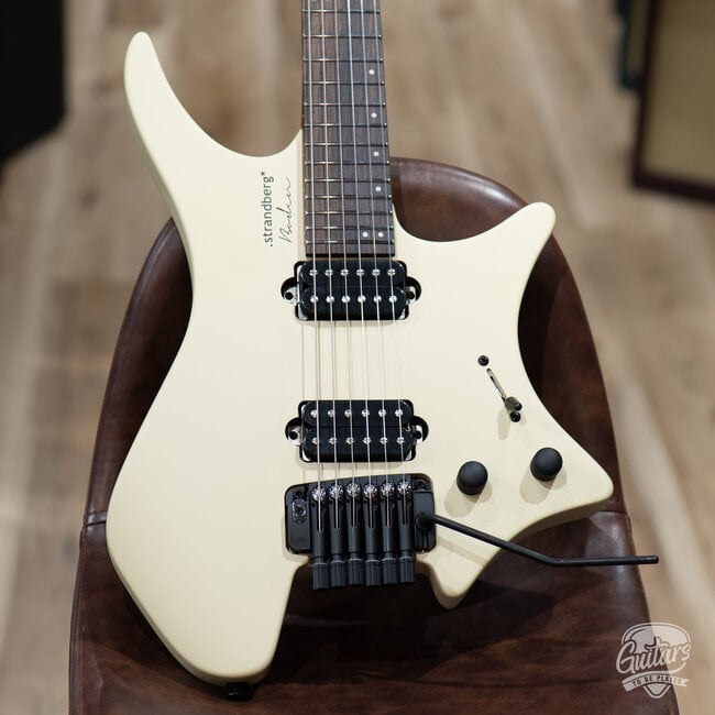 Strandberg Boden Essential 6 Tremolo Headless Guitar – Dune (B-stock)