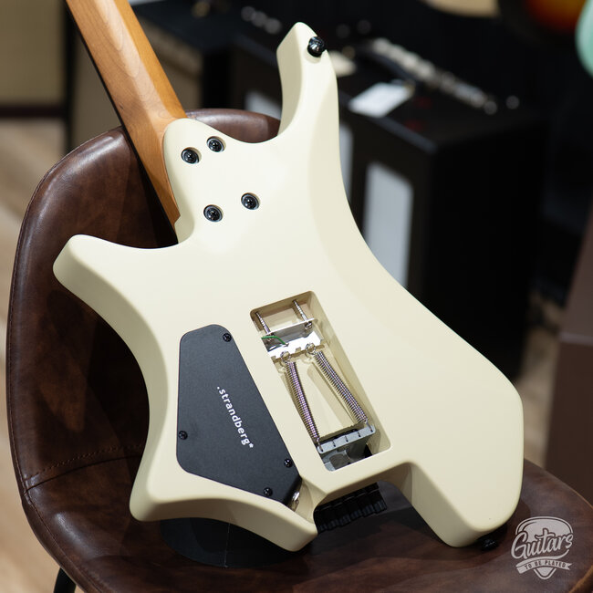 Strandberg Boden Essential 6 Tremolo Headless Guitar – Dune (B-stock)