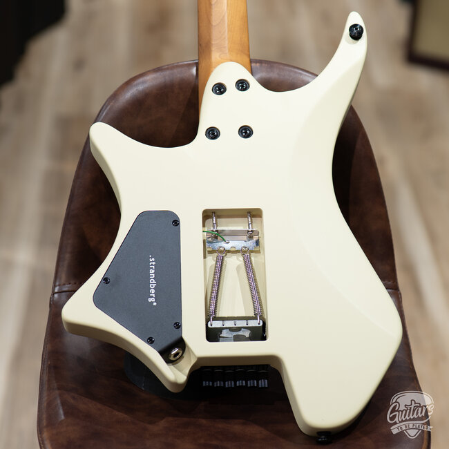 Strandberg Boden Essential 6 Tremolo Headless Guitar – Dune (B-stock)