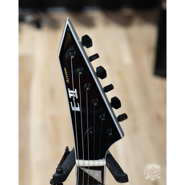 ESP E-II Arrow NT EMG Electric Guitar w/ Case – Black Silver Fade (B-stock)