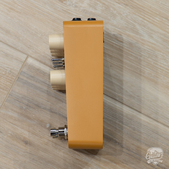 Used Universal Audio Enigmatic Overdrive Pedal – Creme