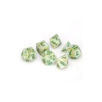 Chessex Ensemble de 7 dés polyédriques marbrés verts avec chiffres vert foncé