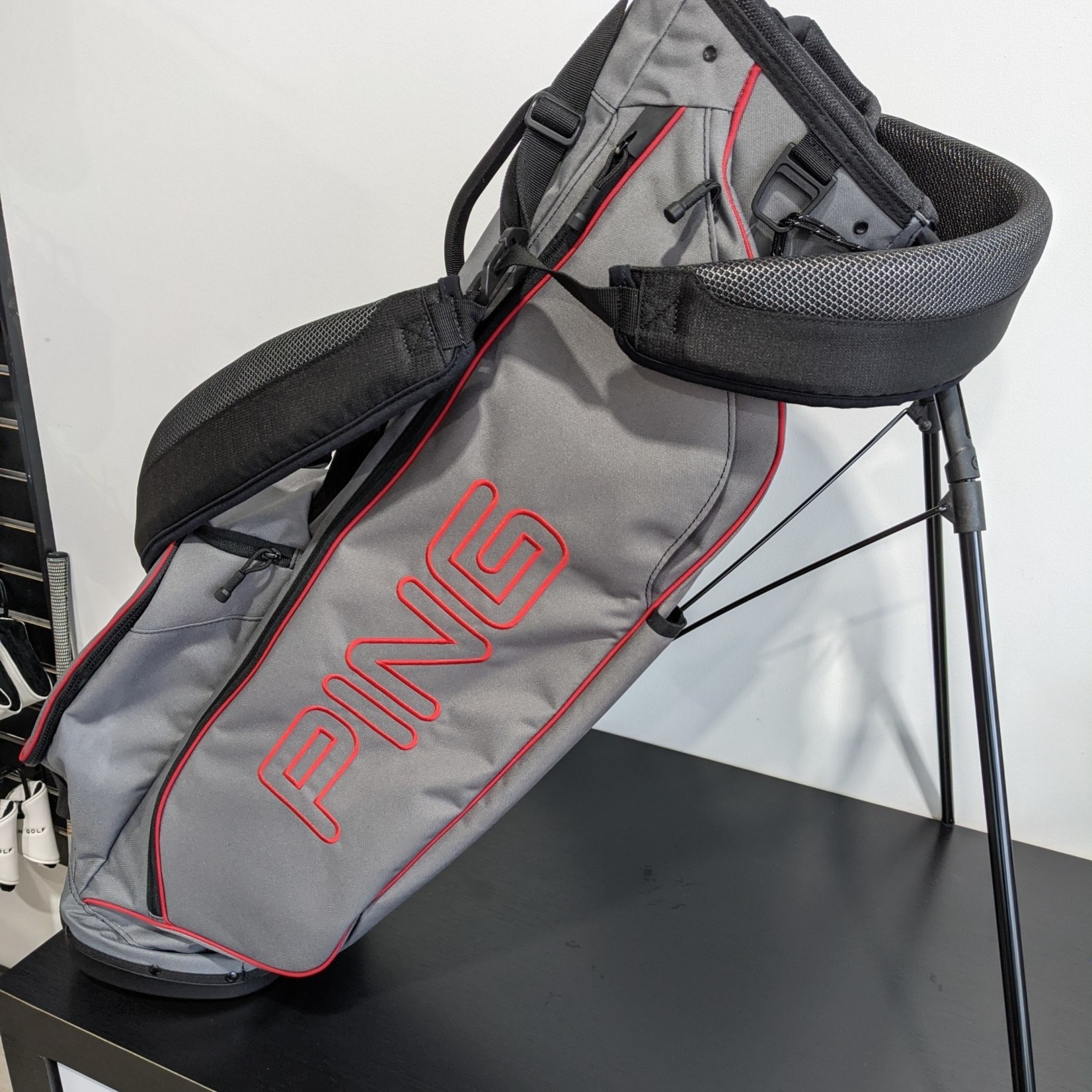 ping hoofer lite stand bag