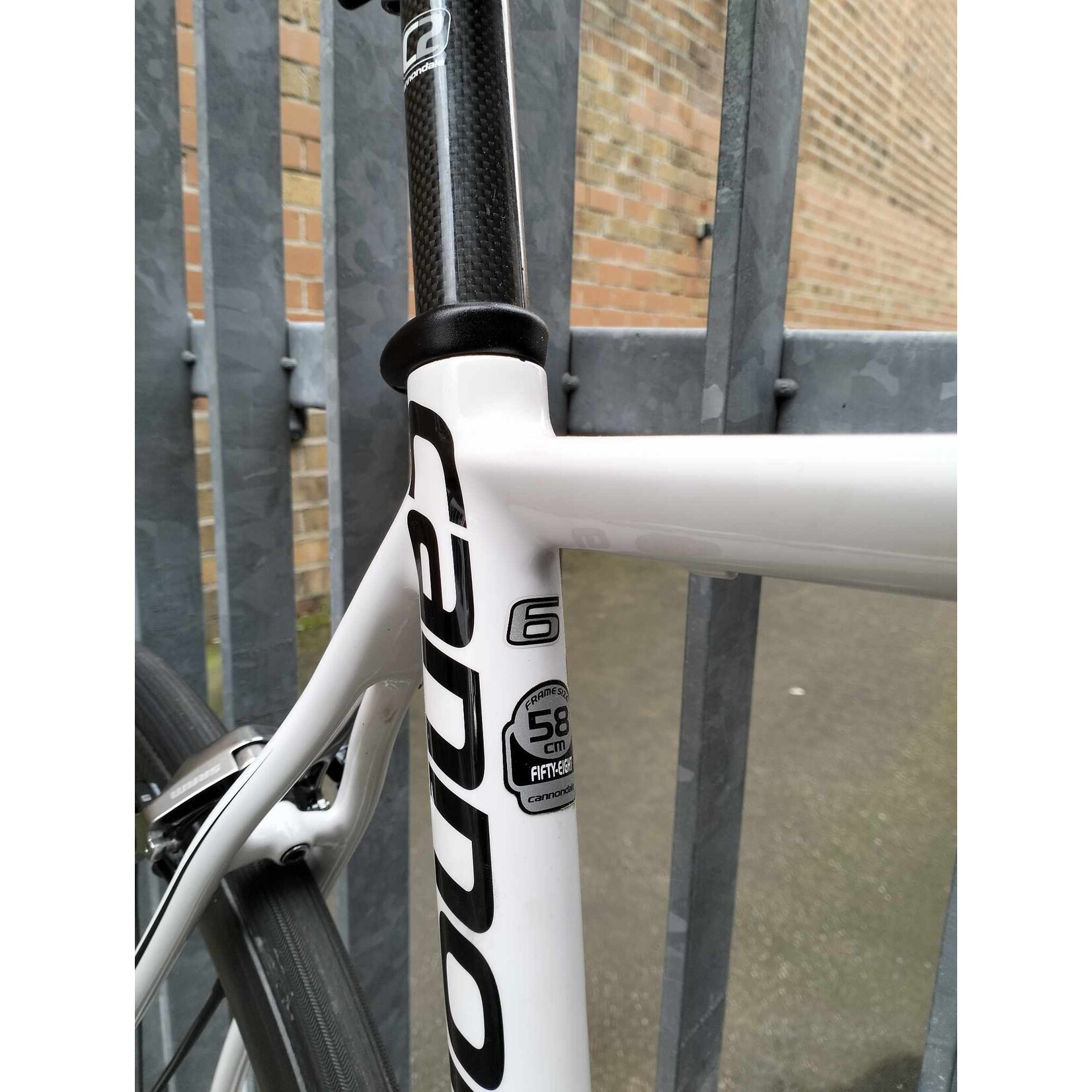 Cannondale Cannondale Super Six Evo Bike Carbon Fibre- White Frame 58 Cm- 11 Speed