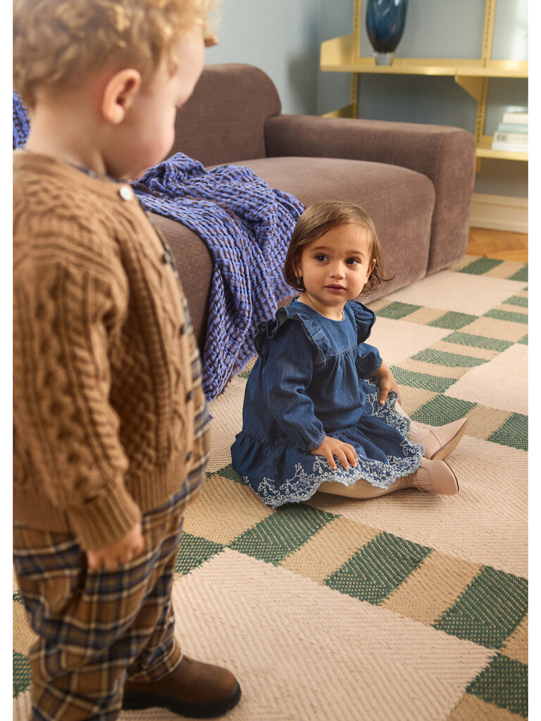 Molo Caras  - Oak Embroidery