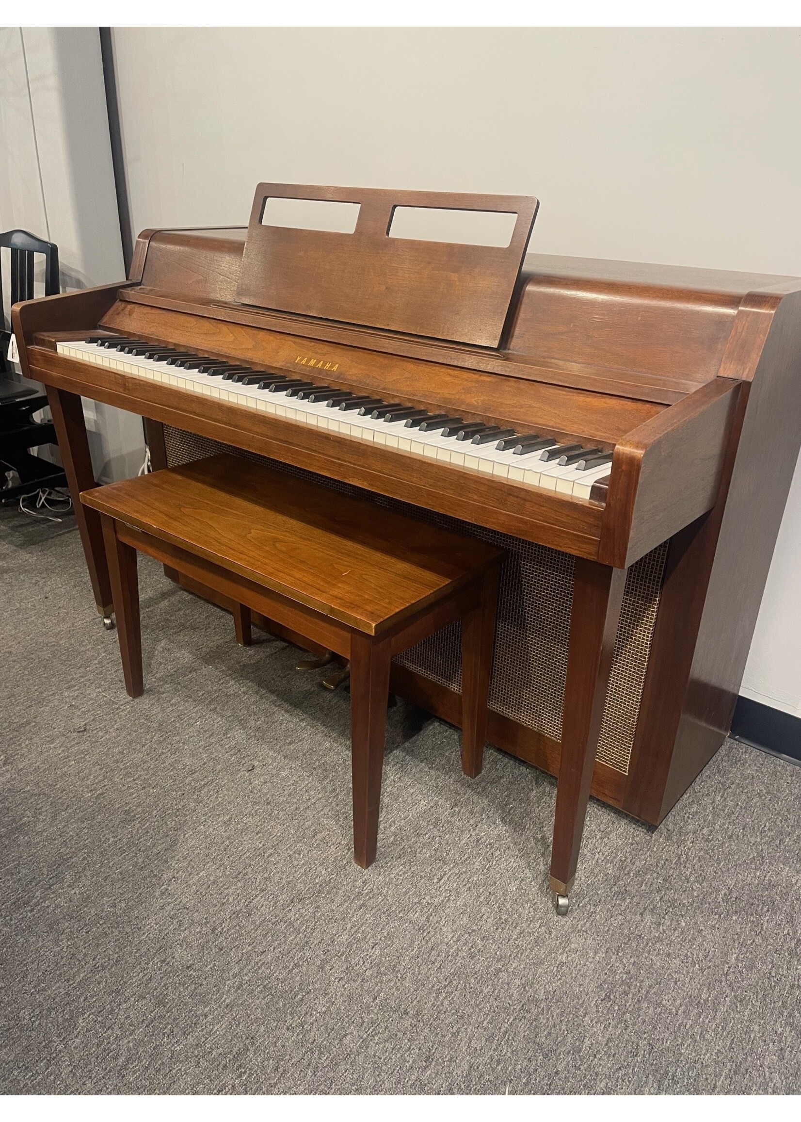 Yamaha Pre-owned Yamaha Upright Spinet Piano